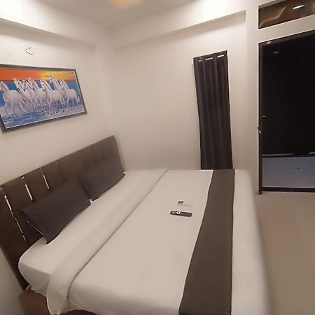 Hotel Kiwi Inn Vijaynagar Scheme 78 Ιντόρ Εξωτερικό φωτογραφία