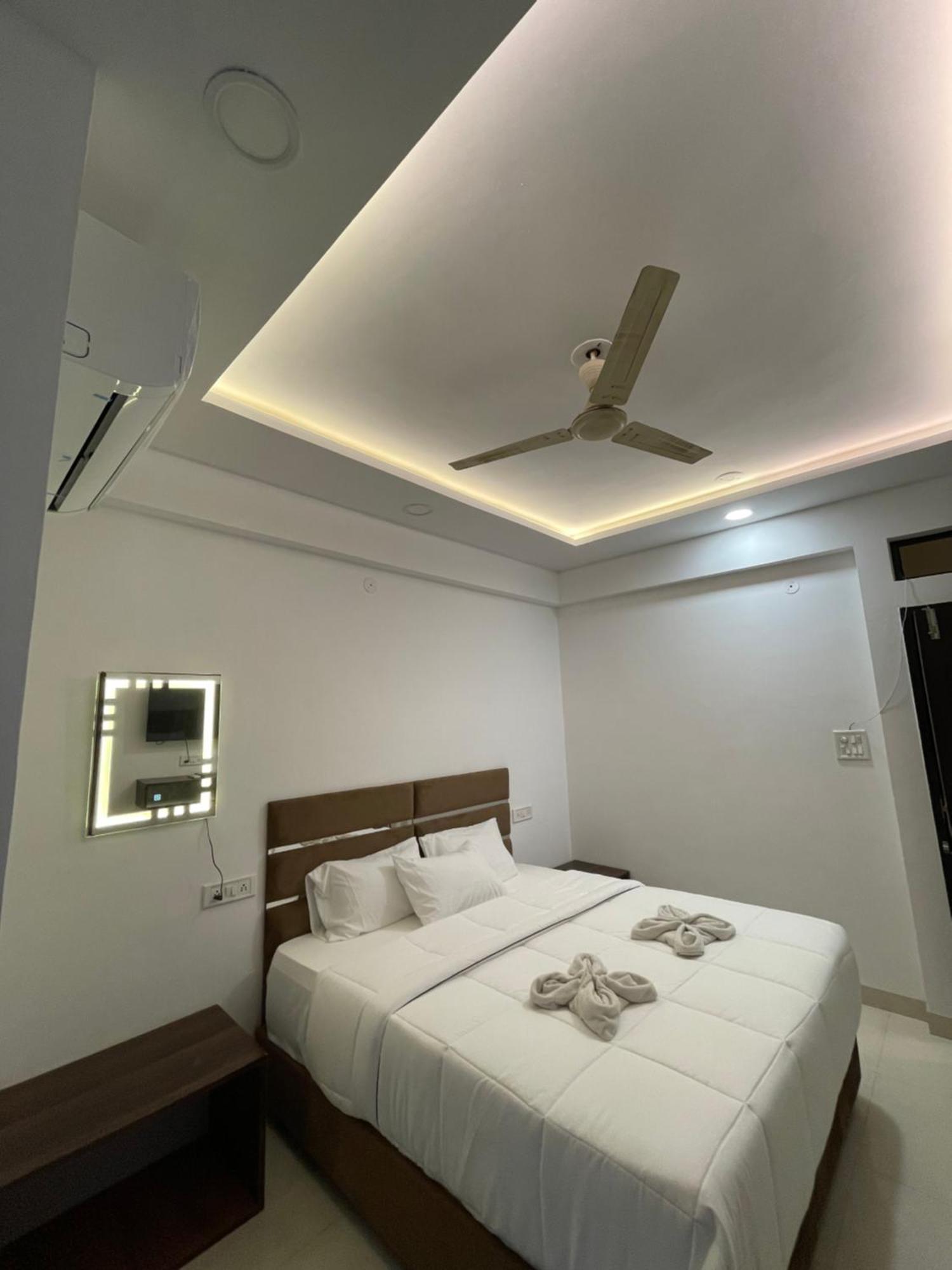 Hotel Kiwi Inn Vijaynagar Scheme 78 Ιντόρ Εξωτερικό φωτογραφία