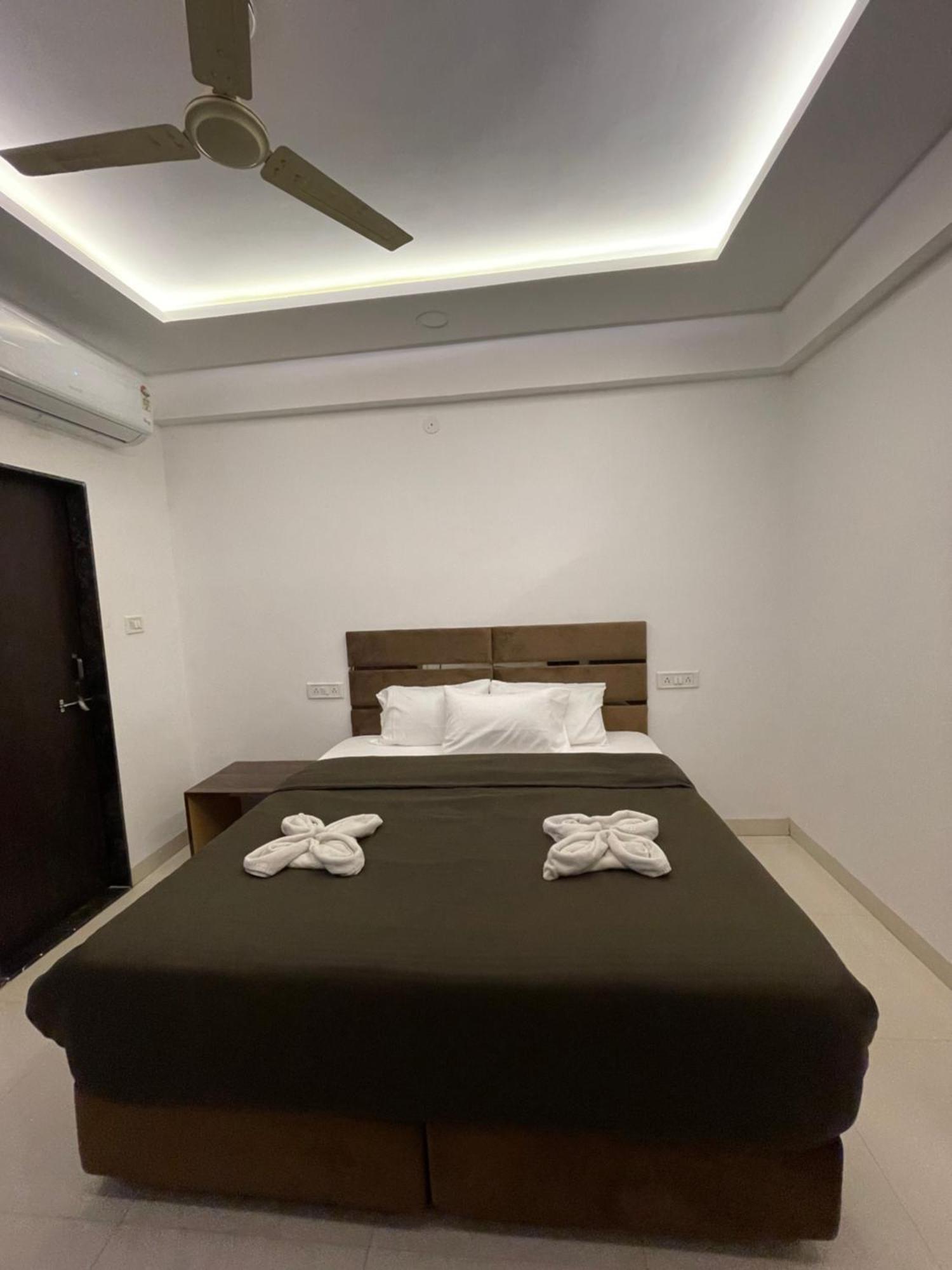 Hotel Kiwi Inn Vijaynagar Scheme 78 Ιντόρ Εξωτερικό φωτογραφία