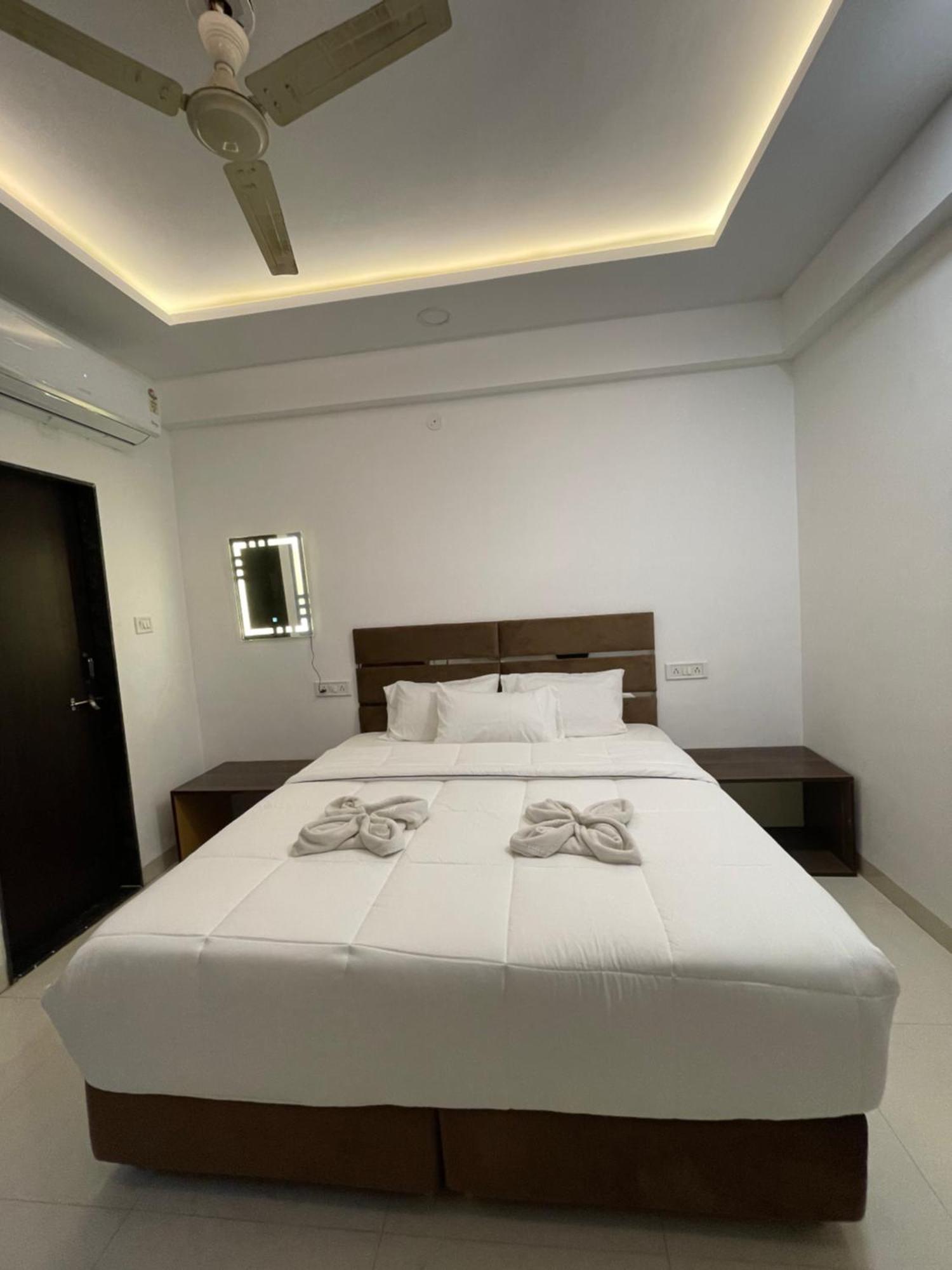 Hotel Kiwi Inn Vijaynagar Scheme 78 Ιντόρ Εξωτερικό φωτογραφία