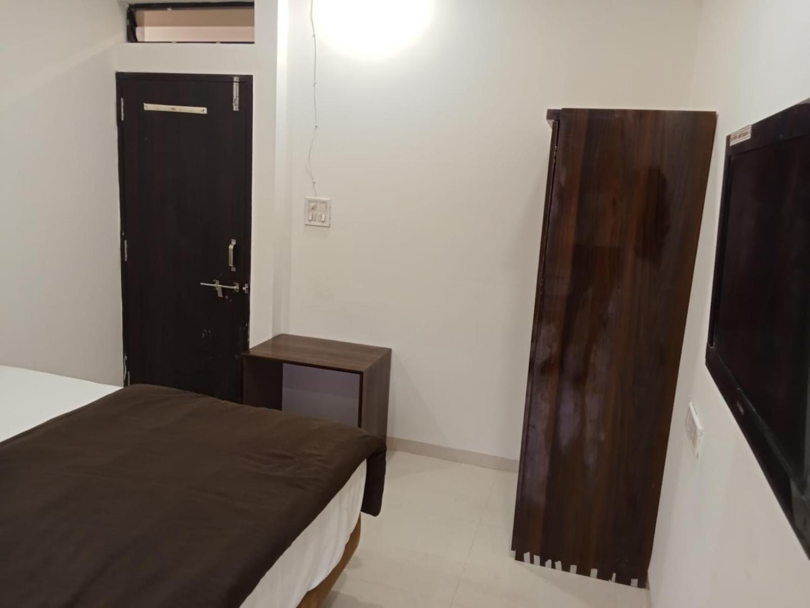 Hotel Kiwi Inn Vijaynagar Scheme 78 Ιντόρ Εξωτερικό φωτογραφία