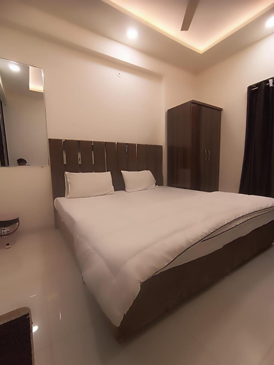Hotel Kiwi Inn Vijaynagar Scheme 78 Ιντόρ Εξωτερικό φωτογραφία