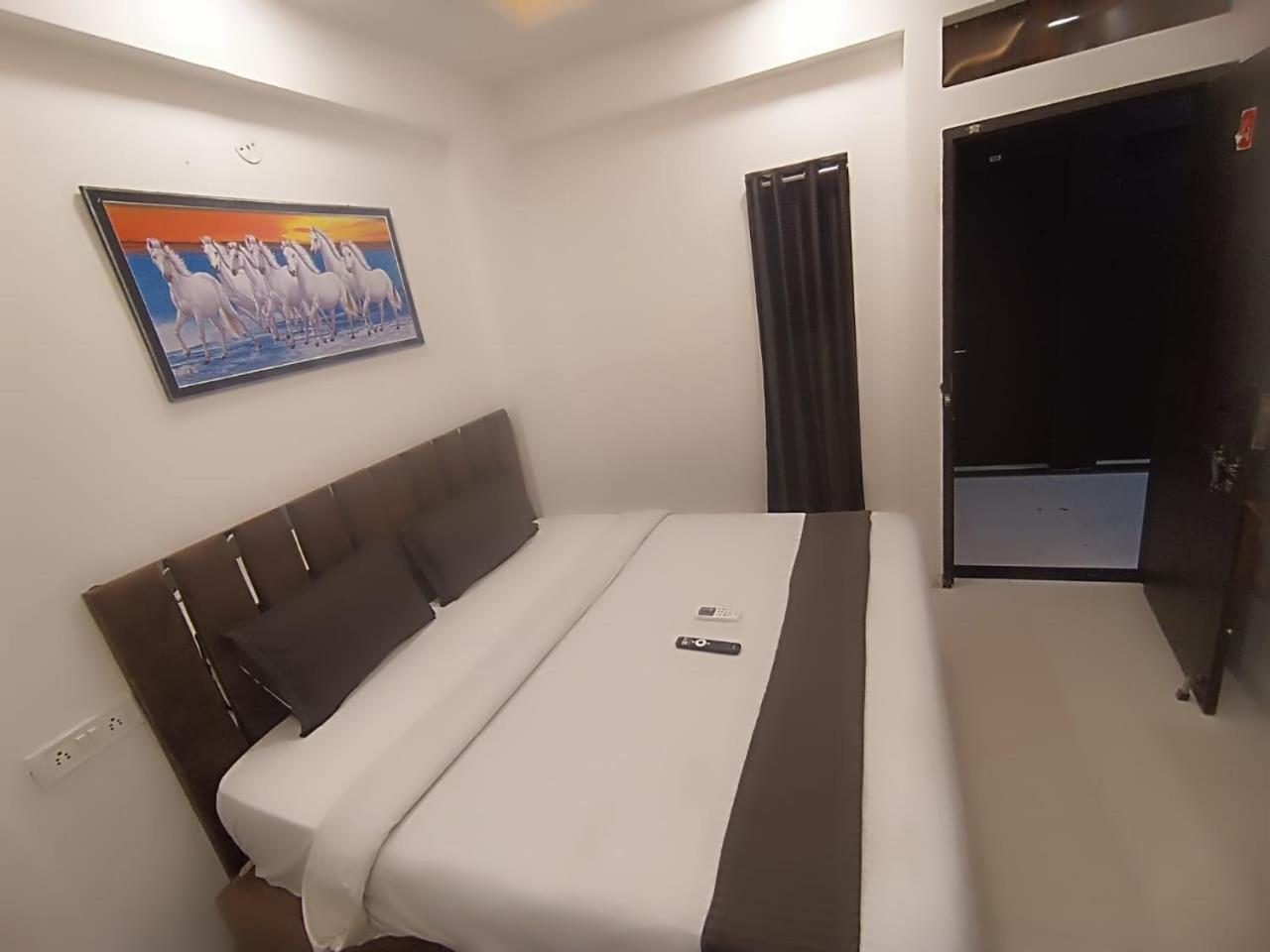 Hotel Kiwi Inn Vijaynagar Scheme 78 Ιντόρ Εξωτερικό φωτογραφία