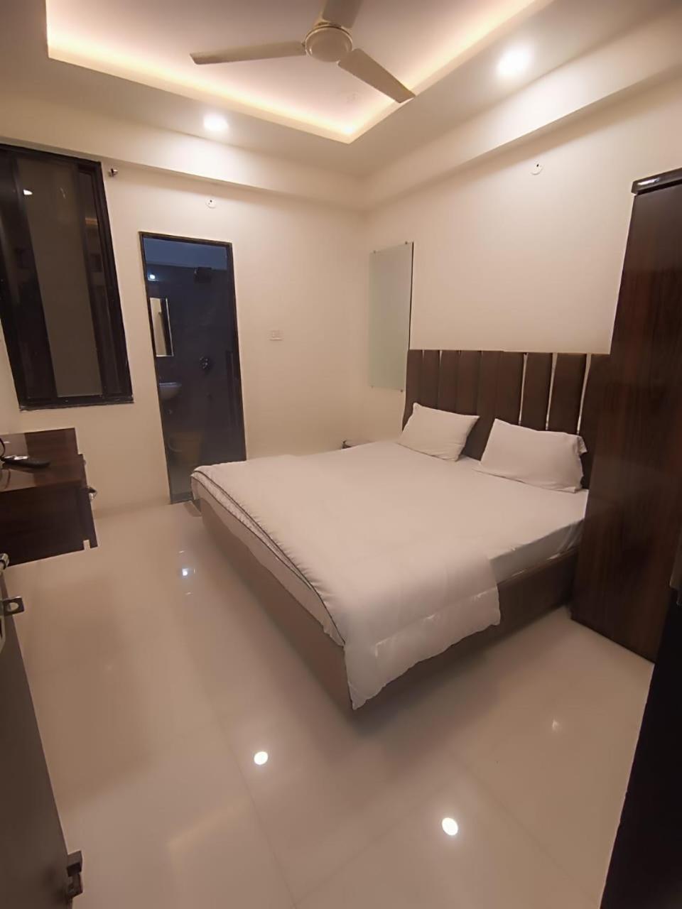 Hotel Kiwi Inn Vijaynagar Scheme 78 Ιντόρ Εξωτερικό φωτογραφία