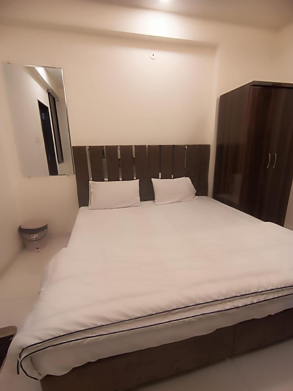 Hotel Kiwi Inn Vijaynagar Scheme 78 Ιντόρ Εξωτερικό φωτογραφία