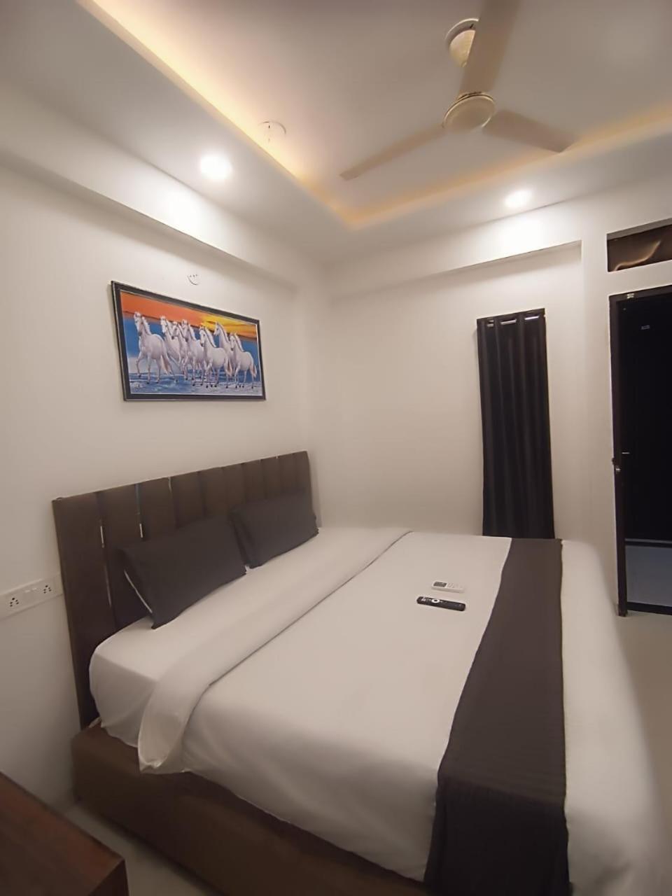 Hotel Kiwi Inn Vijaynagar Scheme 78 Ιντόρ Εξωτερικό φωτογραφία