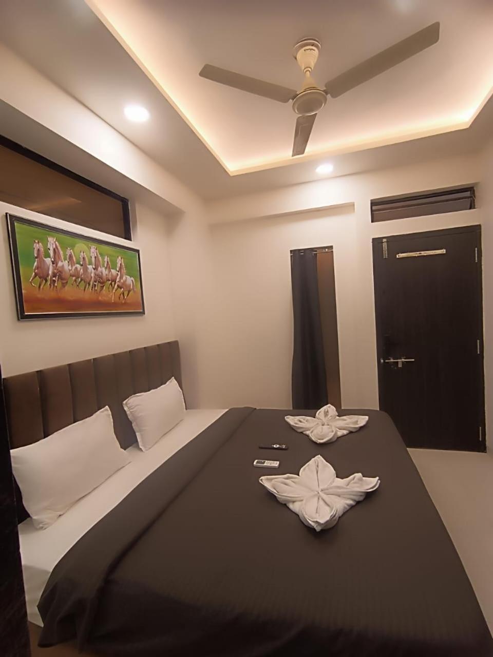 Hotel Kiwi Inn Vijaynagar Scheme 78 Ιντόρ Εξωτερικό φωτογραφία
